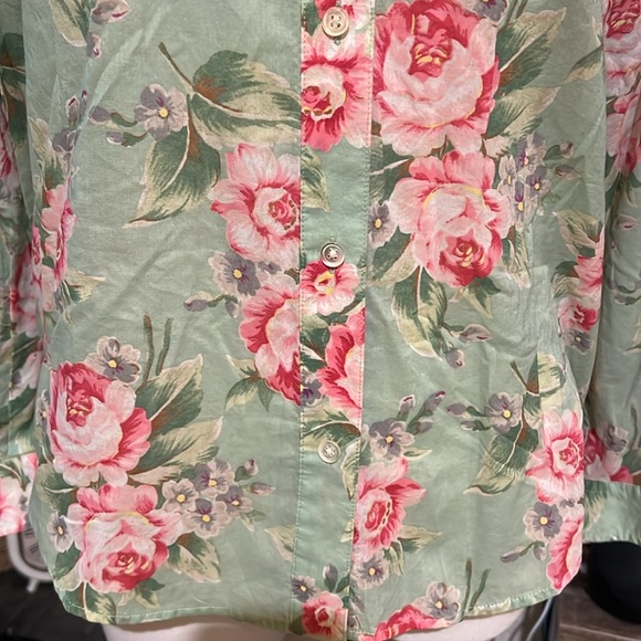Lauren, Ralph Lauren petite women’s medium floral button-down, long sleeve shirt - Picture 3 of 8